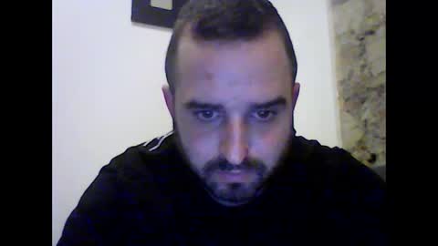 Snapshot of robertoredo chatting on 01/09/25, 10:20 Roberto online show from 01/09/25, 10:20