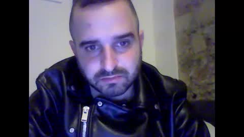 Snapshot of robertoredo chatting on 01/19/25, 12:06 Roberto online show from 01/19/25, 12:06