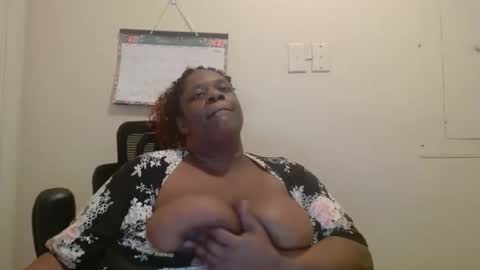 robertswhitney52 online show from 12/19/25, 06:42