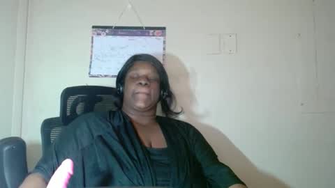 robertswhitney52 online show from 01/12/26, 07:35