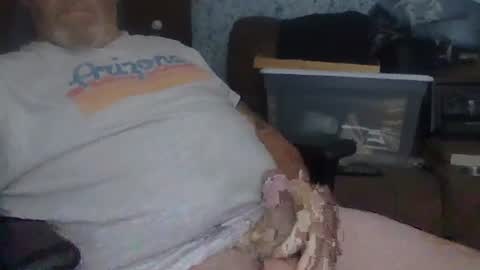 Snapshot of robglide chatting on 10/04/25, 02:37 robglide online show from 10/04/25, 02:37