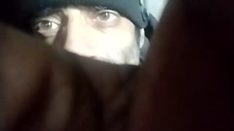 Snapshot of robincom23 chatting on 12/23/25, 08:34 R online show from 12/23/25, 08:34