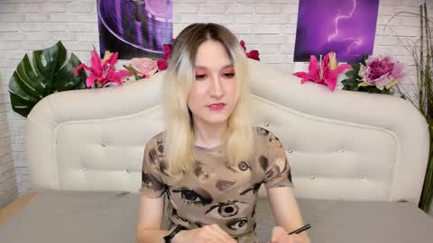 Snapshot of robinkhelless chatting on 03/05/25, 10:55 robin khelless online show from 03/05/25, 10:55