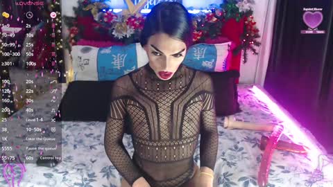 Snapshot of robinsonbaker chatting on 01/24/25, 12:31 Margot Ferrer online show from 01/24/25, 12:31