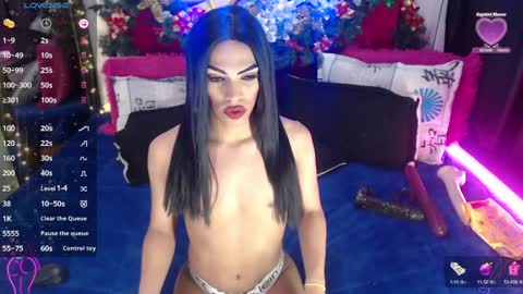 Snapshot of robinsonbaker chatting on 01/28/25, 03:47 Margot Ferrer online show from 01/28/25, 03:47