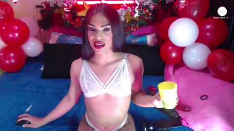 Snapshot of robinsonbaker chatting on 02/19/25, 04:23 Margot Ferrer online show from 02/19/25, 04:23