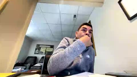 roblatino12 online show from 11/14/25, 03:33