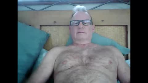 Snapshot of robo0000 chatting on 12/01/25, 04:23 robo0000 online show from 12/01/25, 04:23