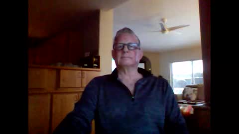 Snapshot of robo0000 chatting on 01/10/26, 12:12 robo0000 online show from 01/10/26, 12:12