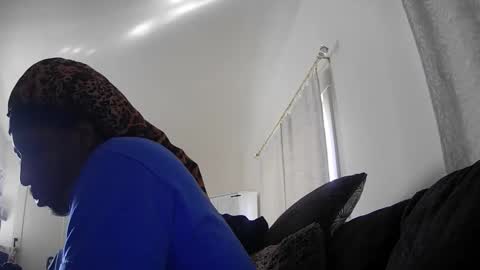 Snapshot of robo_cox chatting on 04/05/26, 05:21 BBC America online show from 04/05/26, 05:21