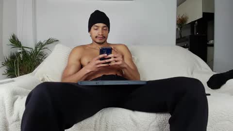 roby_millerr online show from 10/23/25, 07:56