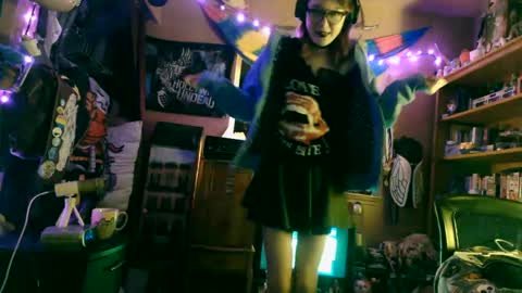 Snapshot of robynethedemon chatting on 12/04/24, 02:20 robynethedemon online show from 12/04/24, 02:20