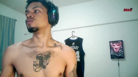 Rocco online show from 11/19/25, 02:50