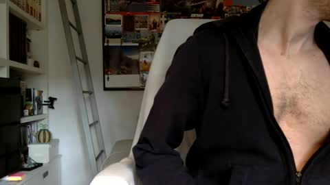 Snapshot of rocketviper chatting on 05/08/26, 02:55 RocketViper online show from 05/08/26, 02:55