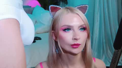 Lina and Den online show from 09/20/25, 11:11