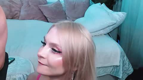 Lina and Den online show from 11/06/25, 09:10