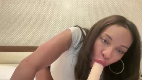 rockybee1 online show from 11/25/25, 11:05