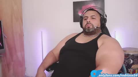 Snapshot of rodrixxx54 chatting on 01/21/25, 02:43 rodrixxx54 online show from 01/21/25, 02:43