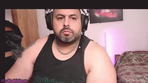 Snapshot of rodrixxx54 chatting on 11/07/25, 02:33 rodrixxx54 online show from 11/07/25, 02:33