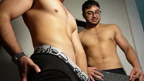 Snapshot of roger_belmont chatting on 10/05/25, 05:50 Roger Belmont online show from 10/05/25, 05:50