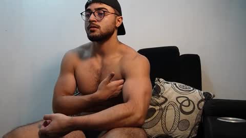 Snapshot of roger_belmont chatting on 10/30/25, 05:09 Roger Belmont online show from 10/30/25, 05:09