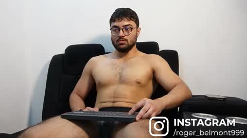 Snapshot of roger_belmont chatting on 01/07/26, 10:34 Roger Belmont online show from 01/07/26, 10:34