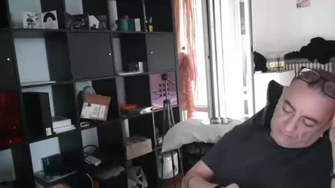 rogerrabbit2023 online show from 09/13/25, 09:53