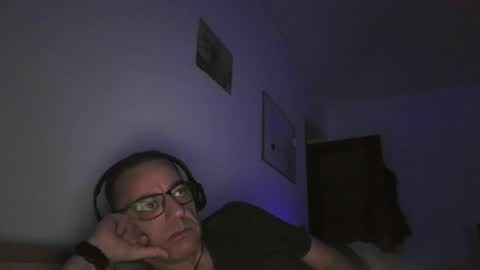 rogerrabbit2023 online show from 09/18/25, 08:22