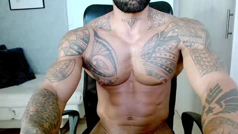 Snapshot of rogers_p chatting on 12/21/24, 04:19 Rogers online show from 12/21/24, 04:19