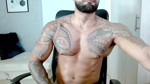 Snapshot of rogers_p chatting on 01/04/25, 05:16 Rogers online show from 01/04/25, 05:16