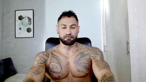 Snapshot of rogers_p chatting on 01/11/25, 03:31 Rogers online show from 01/11/25, 03:31