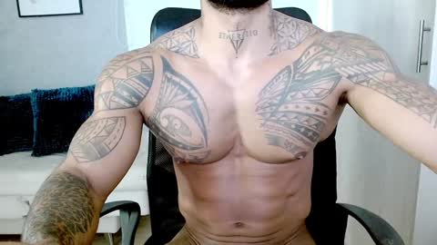 Snapshot of rogers_p chatting on 01/14/25, 03:15 Rogers online show from 01/14/25, 03:15