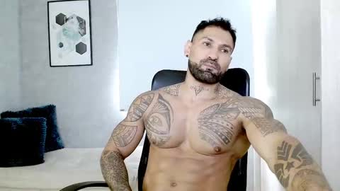 Snapshot of rogers_p chatting on 02/18/25, 02:38 Rogers online show from 02/18/25, 02:38