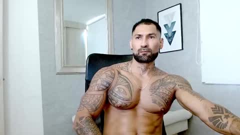 Snapshot of rogers_p chatting on 09/23/25, 02:42 Rogers online show from 09/23/25, 02:42