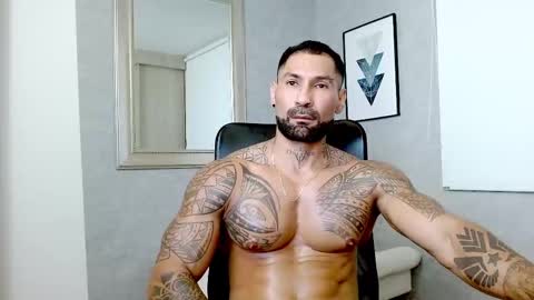 Snapshot of rogers_p chatting on 09/26/25, 01:09 Rogers online show from 09/26/25, 01:09