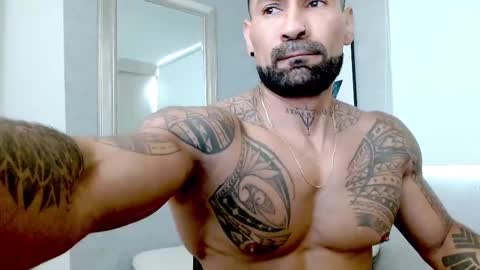 Snapshot of rogers_p chatting on 10/01/25, 01:17 Rogers online show from 10/01/25, 01:17