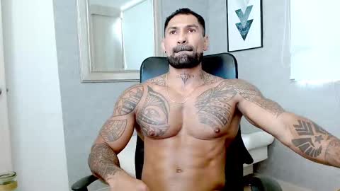 Snapshot of rogers_p chatting on 10/06/25, 02:47 Rogers online show from 10/06/25, 02:47