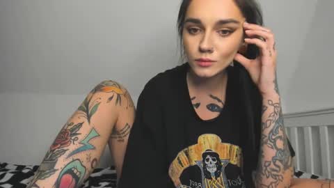 Snapshot of rokiinbaby chatting on 01/19/25, 11:43 rokiinbaby online show from 01/19/25, 11:43