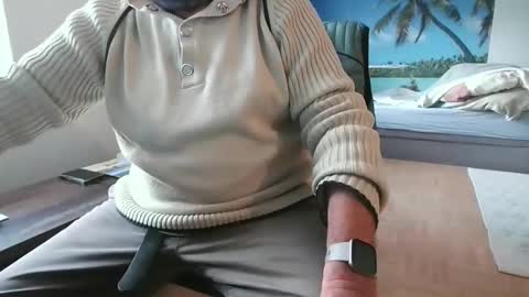 rolandloser1000 online show from 11/21/25, 02:38