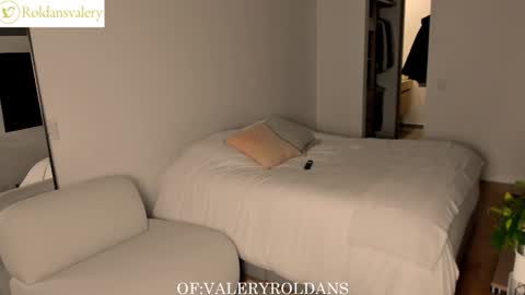 Snapshot of roldansvalery chatting on 12/29/24, 05:53 Valery Roldans online show from 12/29/24, 05:53