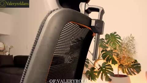 Snapshot of roldansvalery chatting on 02/12/25, 03:29 Valery Roldans online show from 02/12/25, 03:29