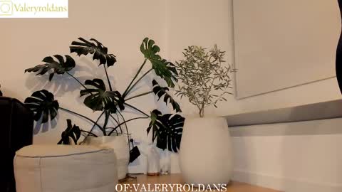Snapshot of roldansvalery chatting on 03/11/25, 02:10 Valery Roldans online show from 03/11/25, 02:10