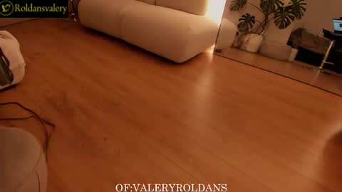 Valery Roldans online show from 11/19/25, 03:17