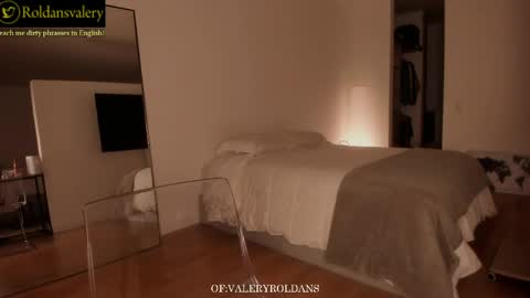 Valery Roldans online show from 04/23/26, 02:02