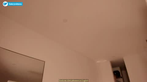 Snapshot of roldansvalery chatting on 05/20/26, 02:29 Valery Roldans online show from 05/20/26, 02:29