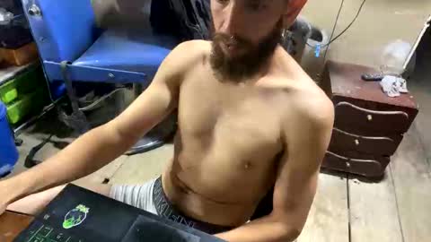 Snapshot of roller_skate_dh chatting on 09/17/25, 04:14 Dom online show from 09/17/25, 04:14