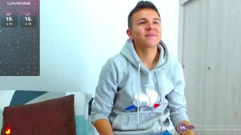 Snapshot of rolos_hot32 chatting on 02/18/25, 03:43 rolos_hot32 online show from 02/18/25, 03:43