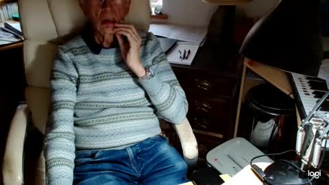 Snapshot of rolydawe chatting on 10/17/25, 10:07 rolydawe online show from 10/17/25, 10:07