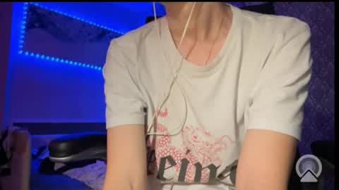 Snapshot of roma305991 chatting on 11/18/25, 11:15 roma305991 online show from 11/18/25, 11:15