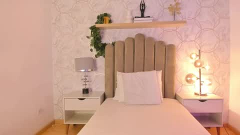   online show from 12/06/24, 01:00